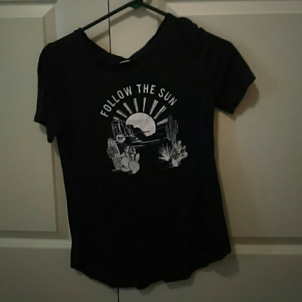 🌻 Navy blue Old Navy cacti graphic tshirt 🌻